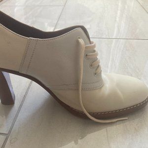 RARE Ralph Lauren signature collection "Saddle style" heel booties!